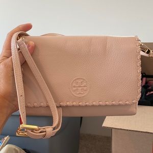 Tory Burch handbag. Used once. Like new condition
